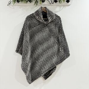 Johnston & Murphy Women’s Faux Fur Cowl Neck Shrug Poncho OS Zizi